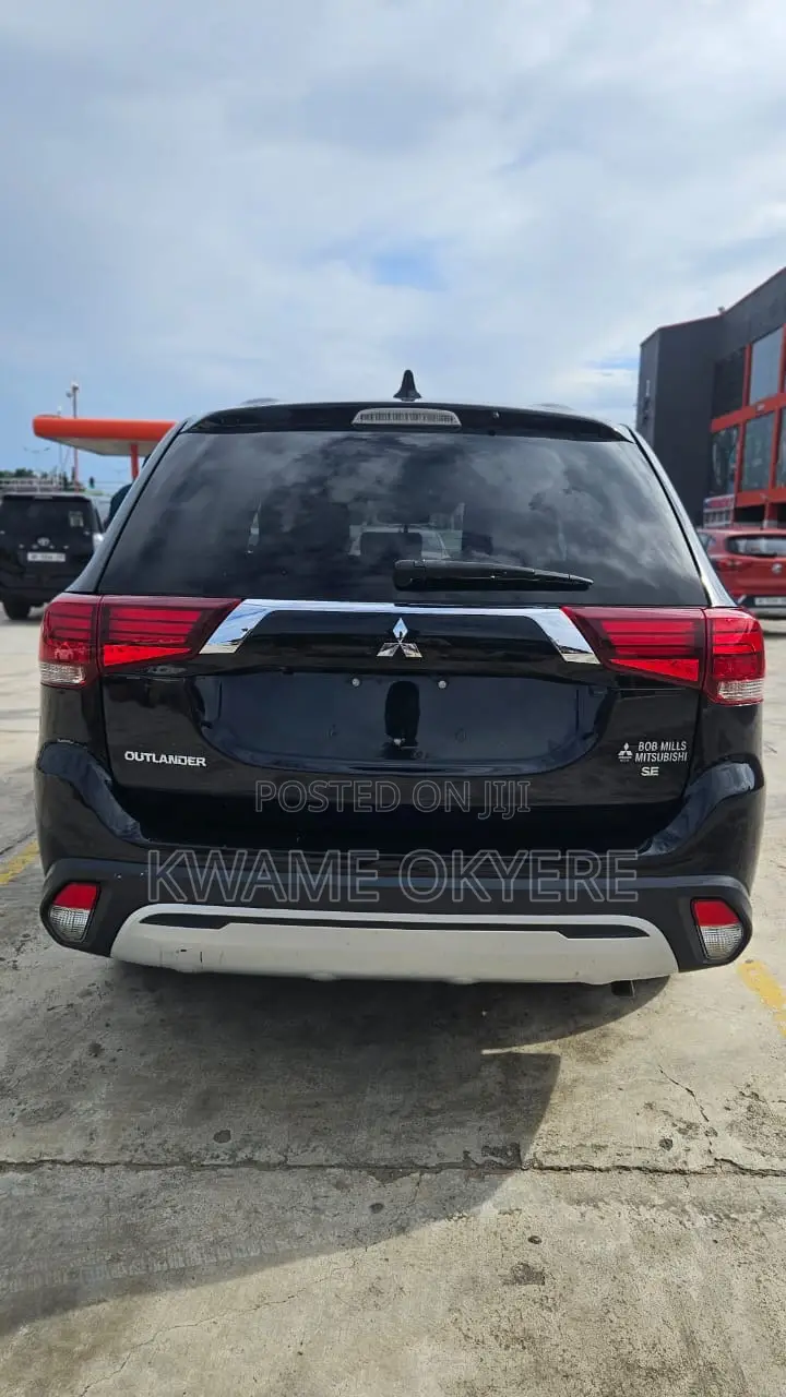 Mitsubishi Outlander SE FWD 2020 Black