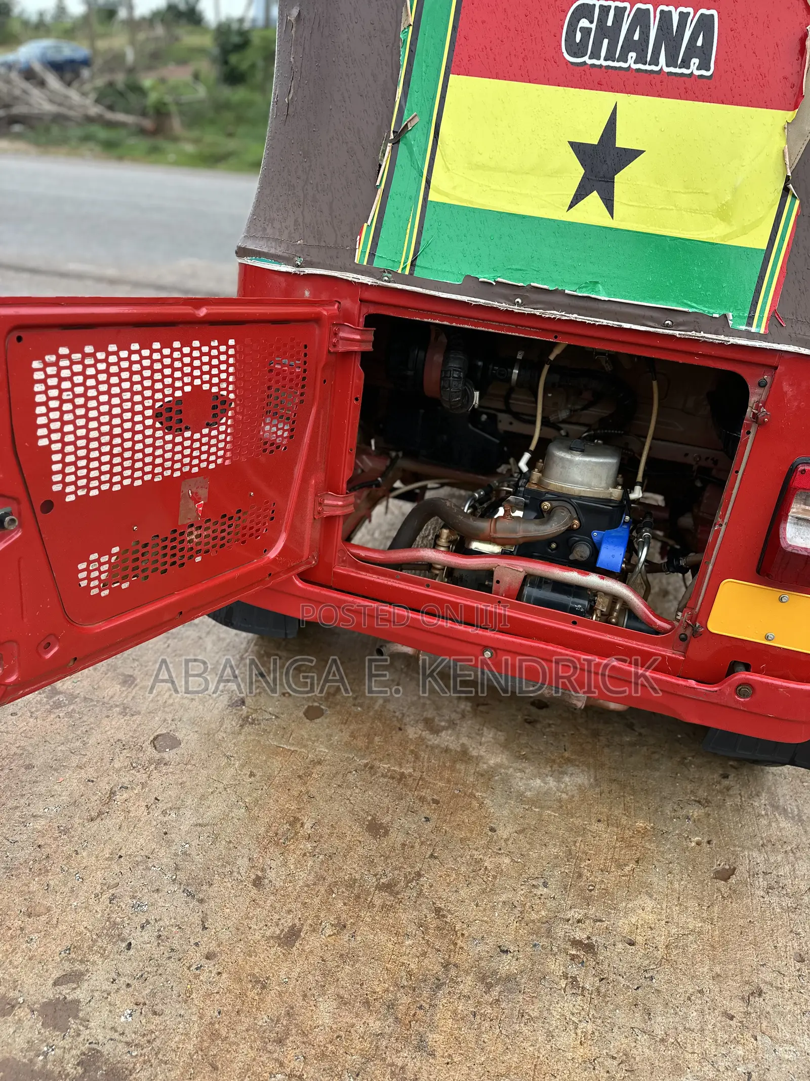 Bajaj RE 2025 Red