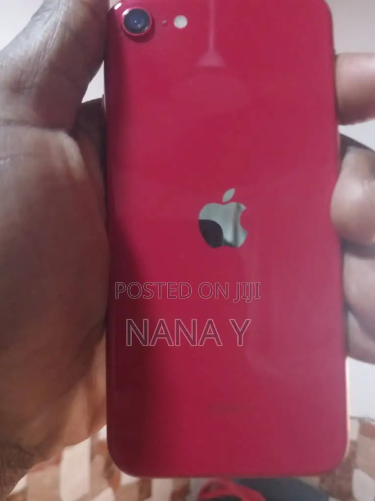Apple iPhone SE (2020) 64 GB Red