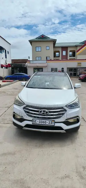Hyundai Santa Fe 2018 White