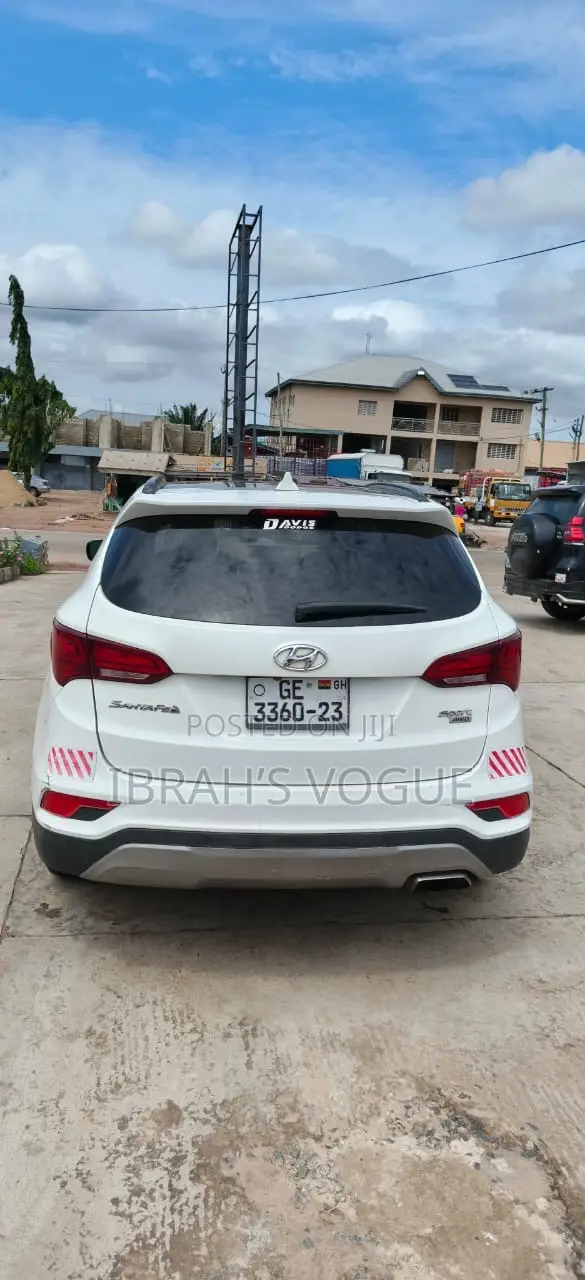 Hyundai Santa Fe 2018 White