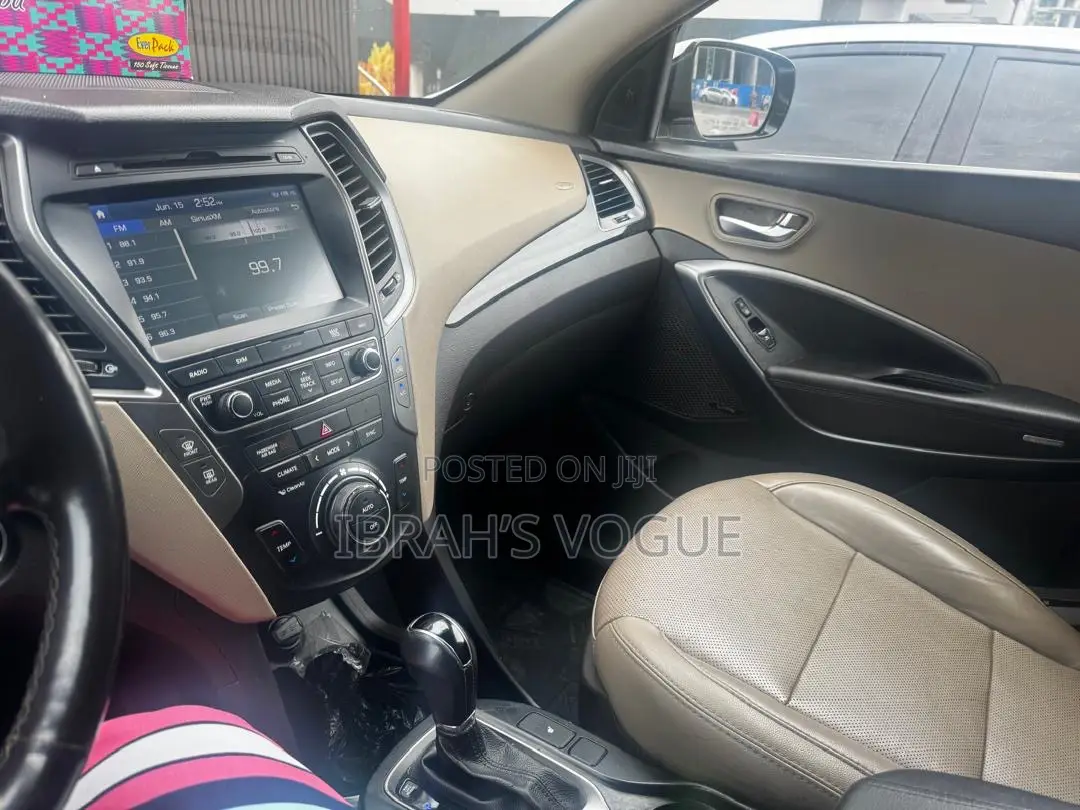 Hyundai Santa Fe 2018 White