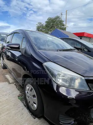 Toyota Vitz 1.3 FWD 5dr 2013 Burgundy