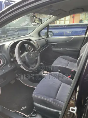 Toyota Vitz 1.3 FWD 5dr 2013 Burgundy