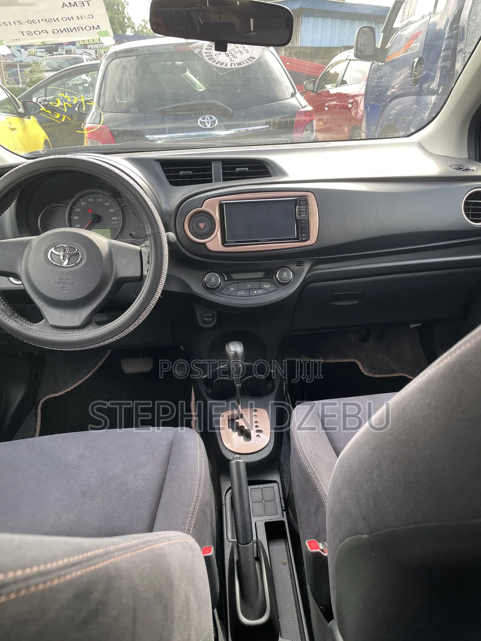 Toyota Vitz 1.3 FWD 5dr 2013 Burgundy