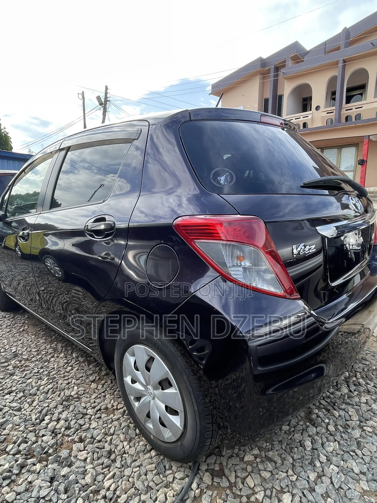 Toyota Vitz 1.3 FWD 5dr 2013 Burgundy