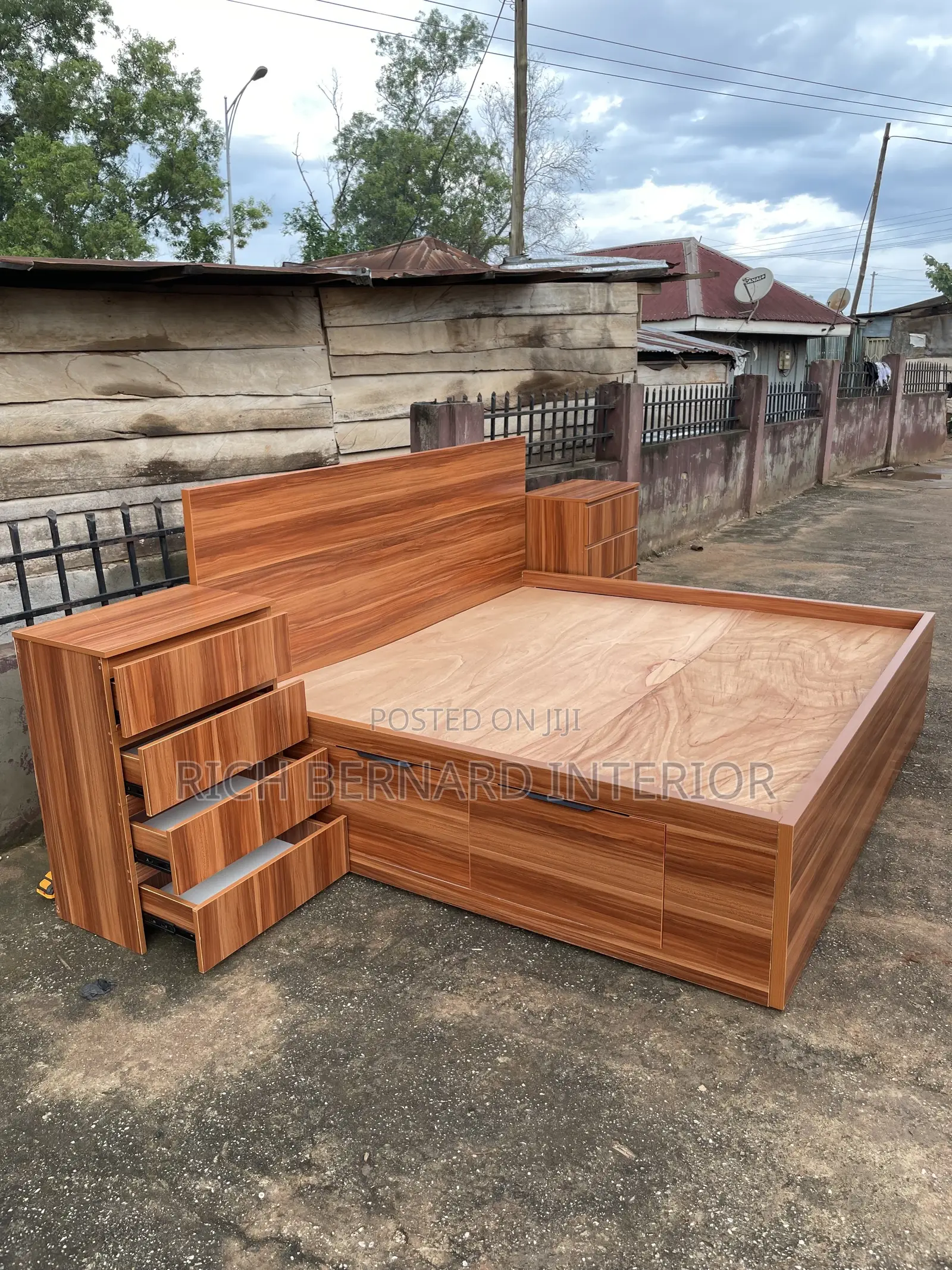 King Size Storage Bed With Drawers +2 Bedside Cabinets