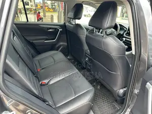 Toyota RAV4 XLE 2025 Black