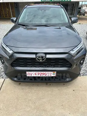 Toyota RAV4 XLE 2025 Black