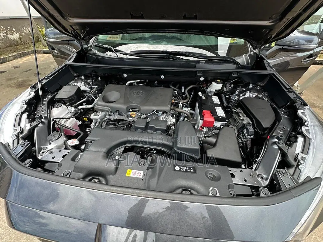 Toyota RAV4 XLE 2025 Black
