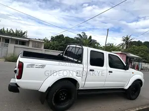 Nissan Hardbody 2020 White