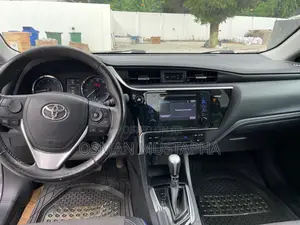 Toyota Corolla SE 4dr Sedan (1.8L 4cyl CVT) 2017 Gray