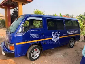 Nissan Caravan (Urvan) 2001 Blue