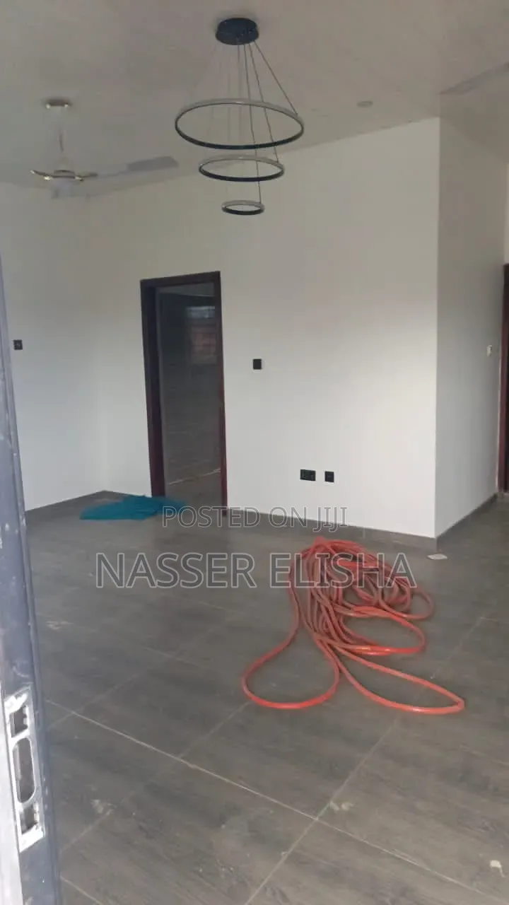 4bdrm Duplex in Sarpeiman, Amasaman for sale