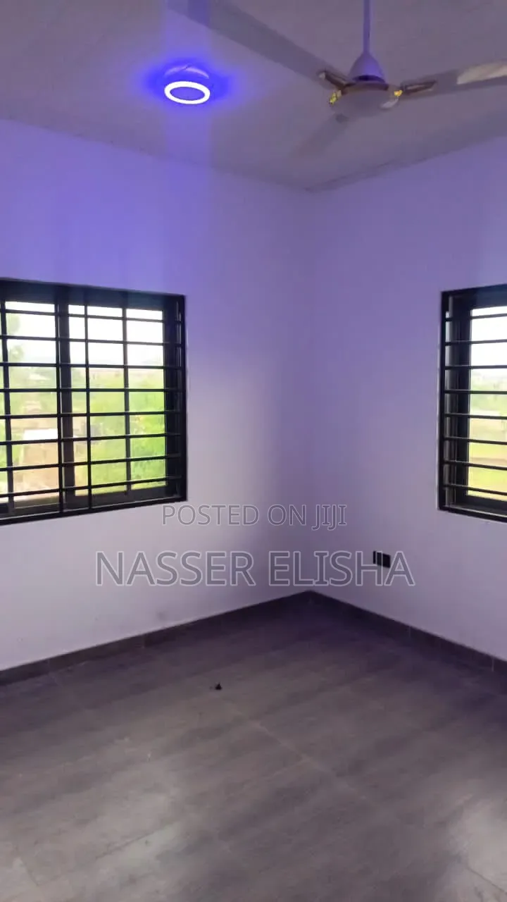 4bdrm Duplex in Sarpeiman, Amasaman for sale