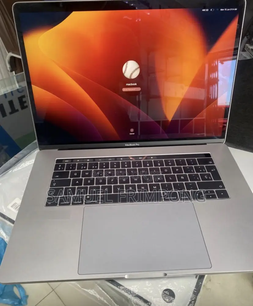 Laptop Apple MacBook Pro 2017 16GB Intel Core i5 SSD 250GB