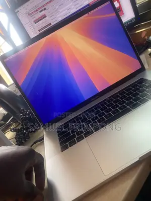 Laptop Apple MacBook Pro 2017 16GB Intel Core i5 SSD 250GB