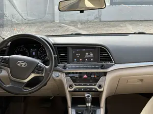 Hyundai Elantra 2017 Gold