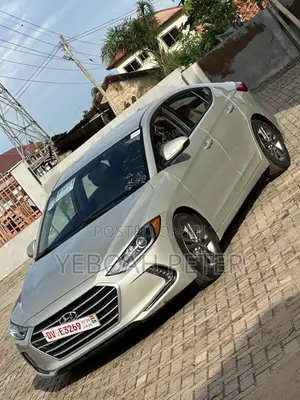 Hyundai Elantra 2017 Gold