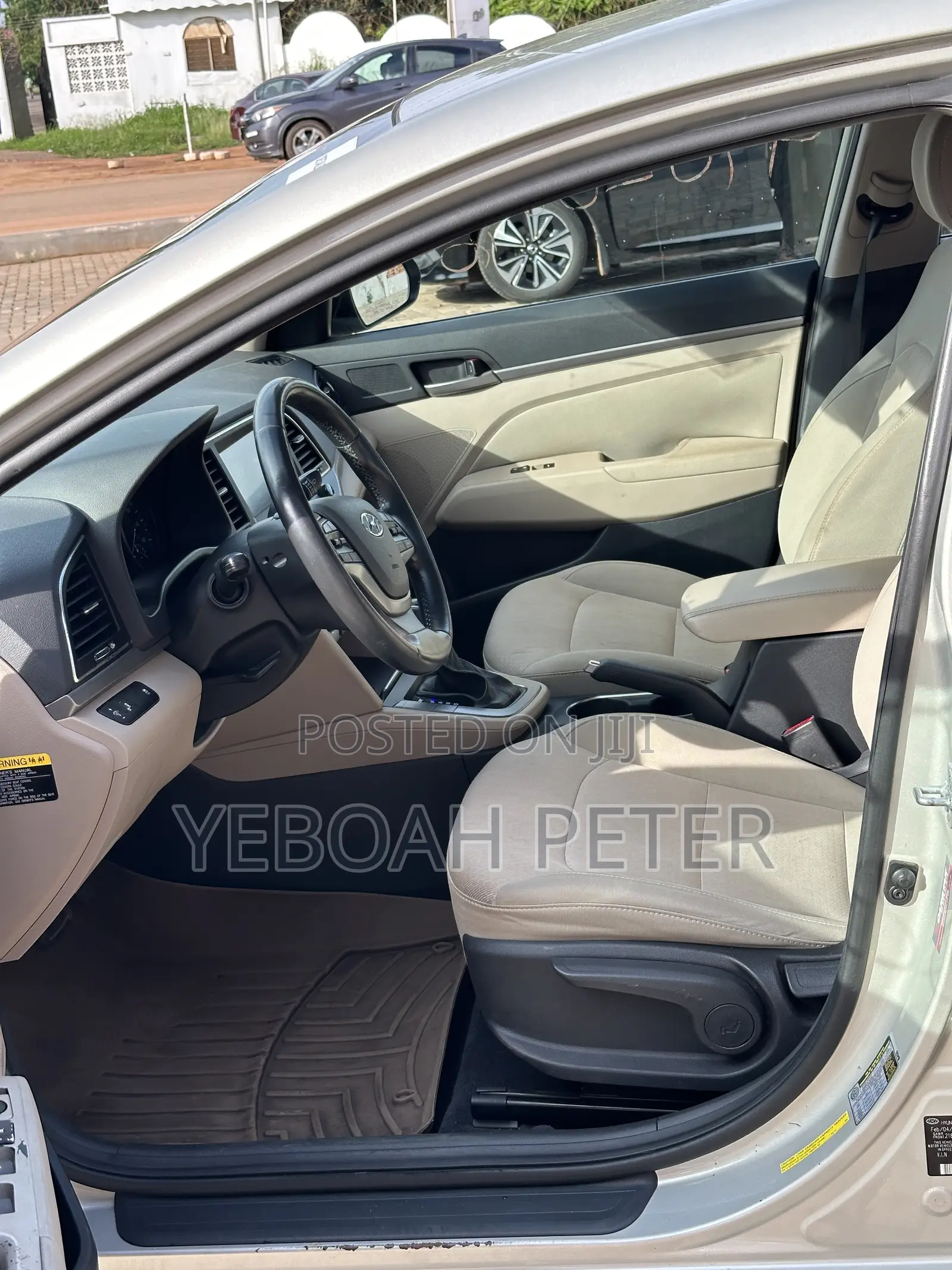 Hyundai Elantra 2017 Gold