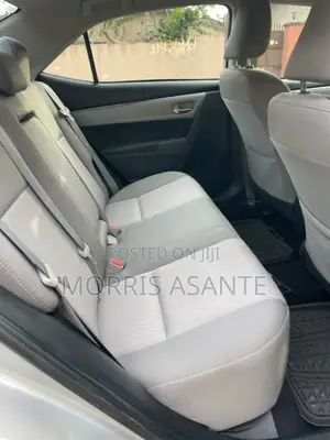 Toyota Corolla L 4dr Sedan (1.8L 4cyl 4A) 2015 Silver
