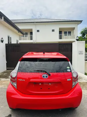 Toyota Aqua 2014 Red
