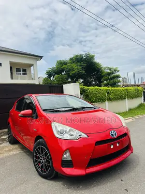 Toyota Aqua 2014 Red