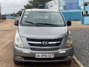 Hyundai H1 2.4 GLS 2011 Gray