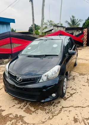Toyota Vitz 2012 Black