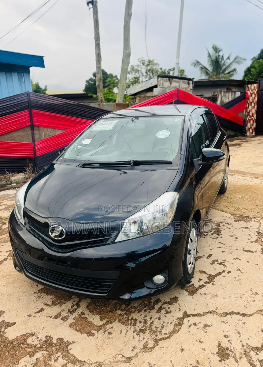 Toyota Vitz 2012 Black
