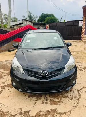 Toyota Vitz 2012 Black
