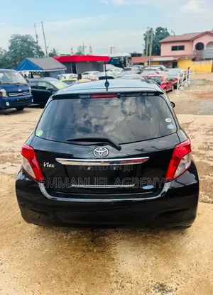 Toyota Vitz 2012 Black