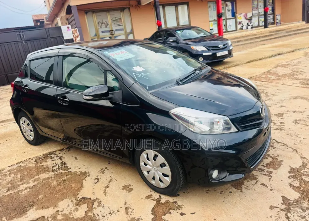 Toyota Vitz 2012 Black