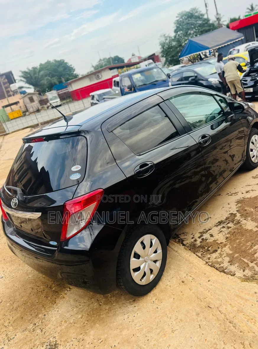 Toyota Vitz 2012 Black