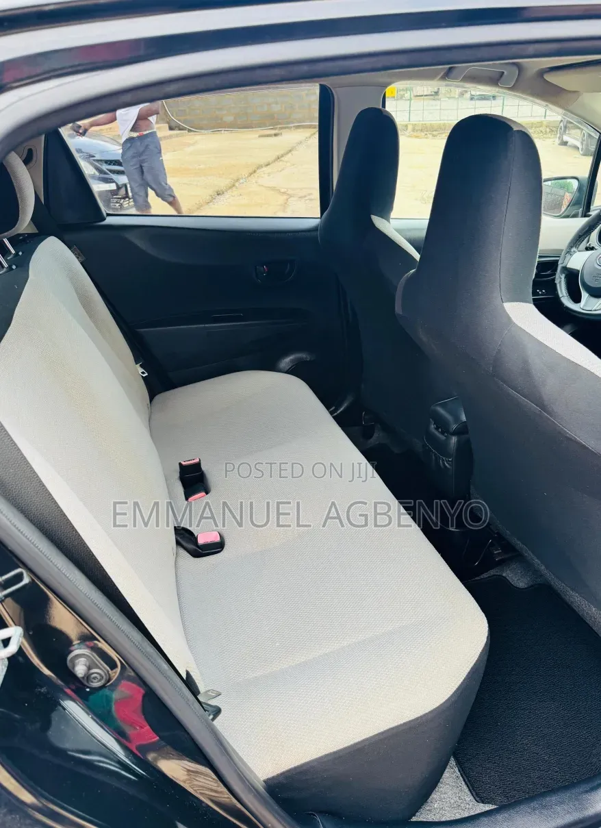 Toyota Vitz 2012 Black