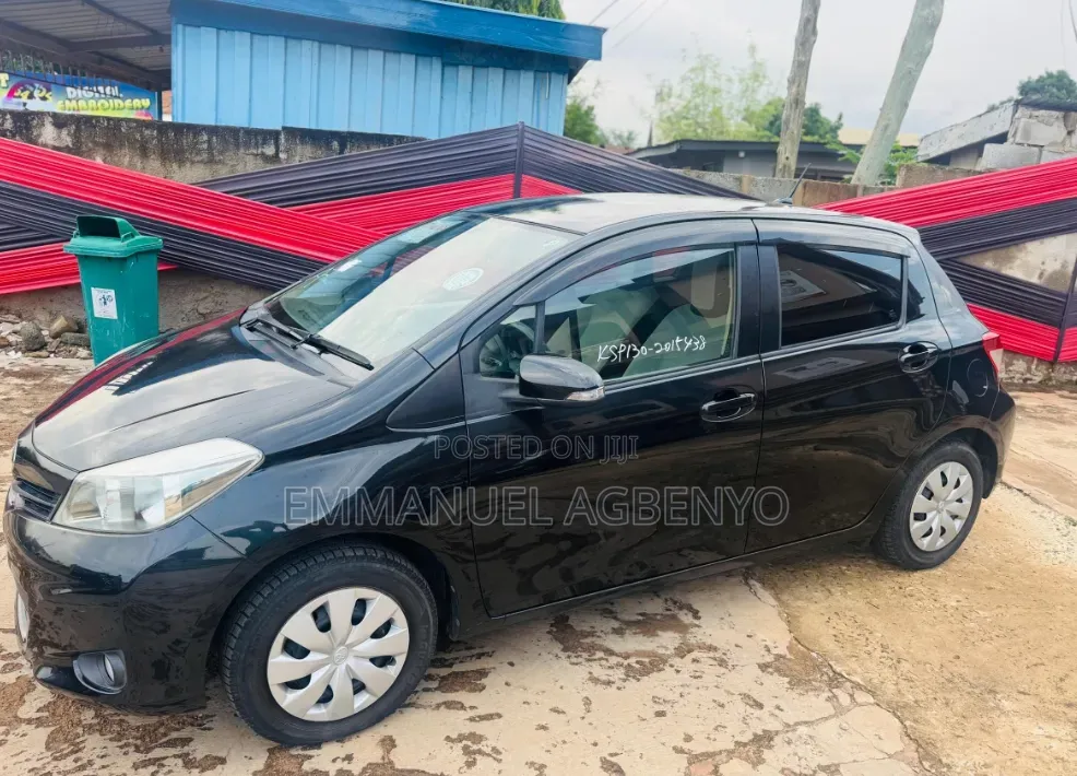 Toyota Vitz 2012 Black