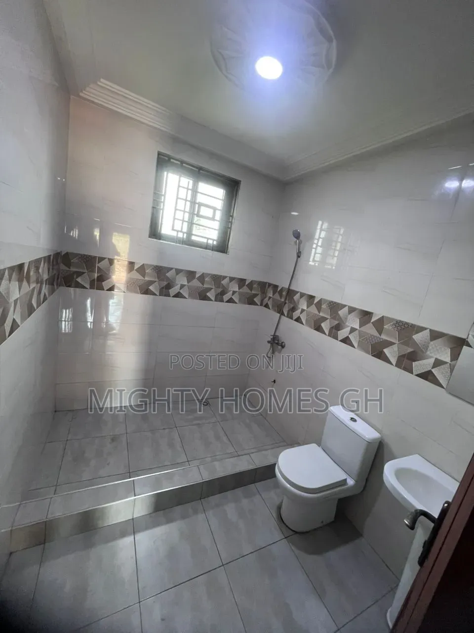 3bdrm Apartment in Mighty Homes, Kasoa for rent