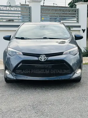 Toyota Corolla XLE (1.8L 4cyl 2A) 2018 Gray