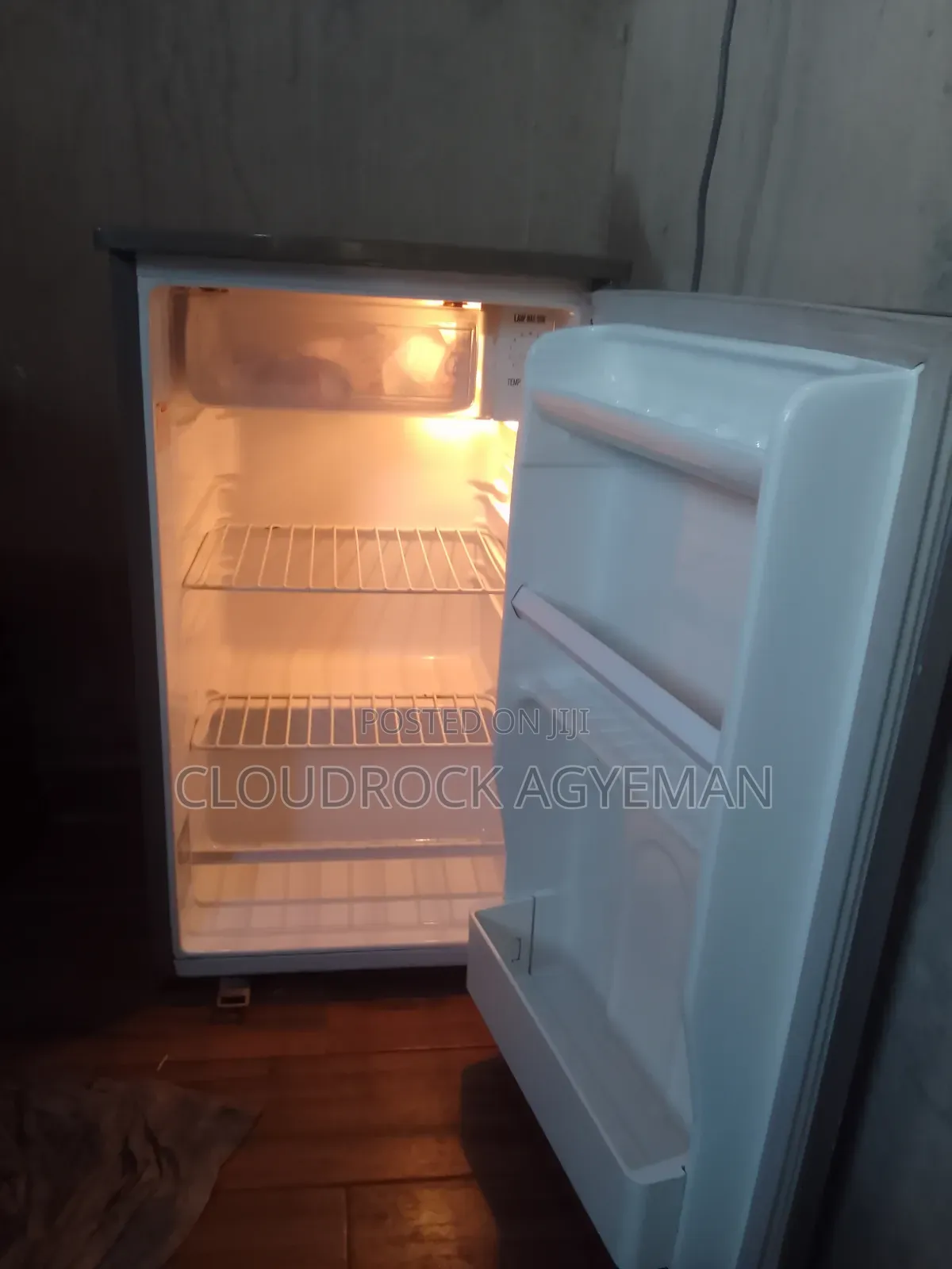 Refrigerator