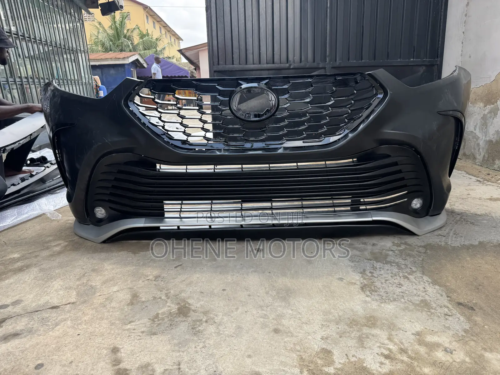 Toyota Highlighted 2020-2023 Front Bumper Complete Available