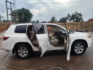 Toyota Highlander 2010 White