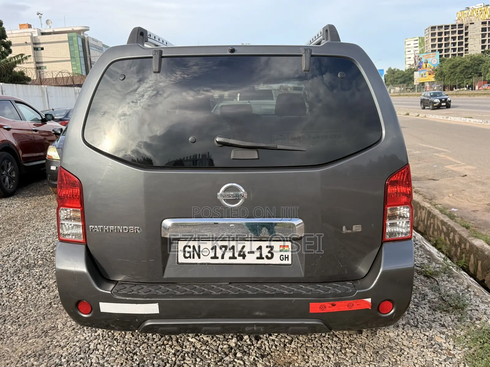 Nissan Pathfinder Platinum 4x4 2013 Gray