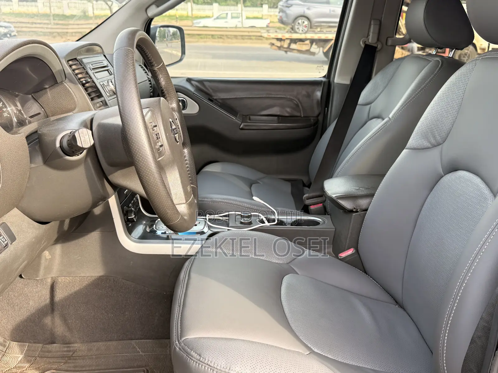 Nissan Pathfinder Platinum 4x4 2013 Gray