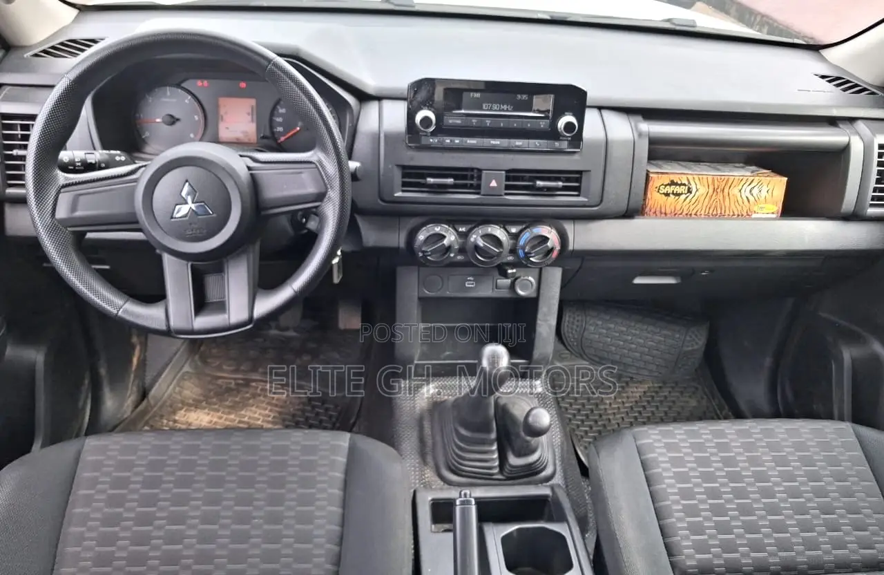 Mitsubishi L200 2025 White