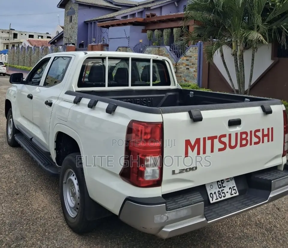 Mitsubishi L200 2025 White