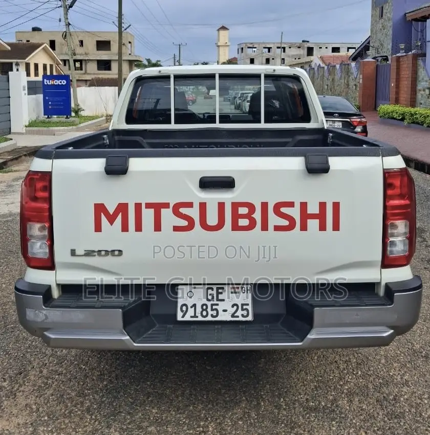 Mitsubishi L200 2025 White