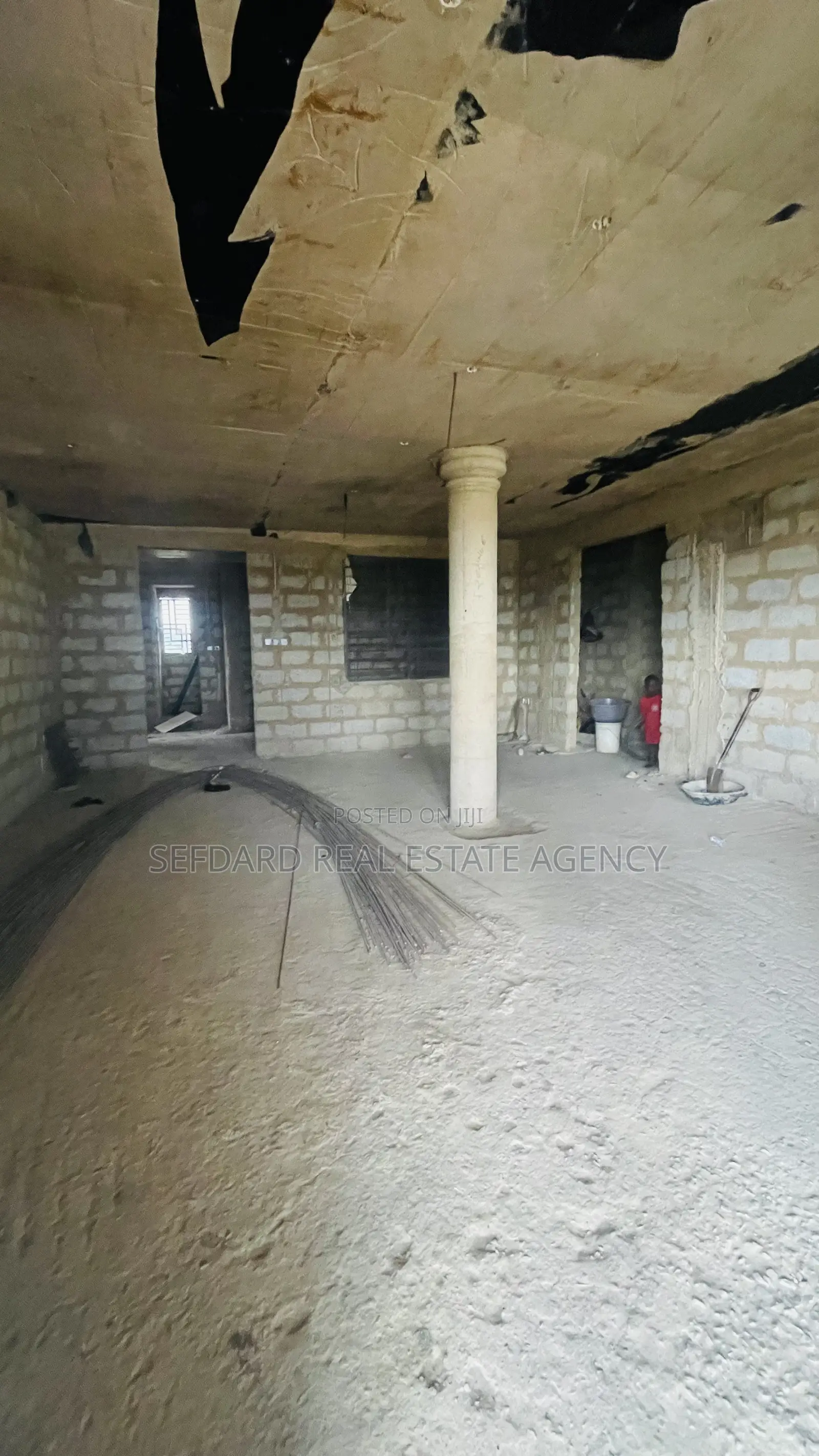 9bdrm House in Sefdard Properties, Amasaman for sale