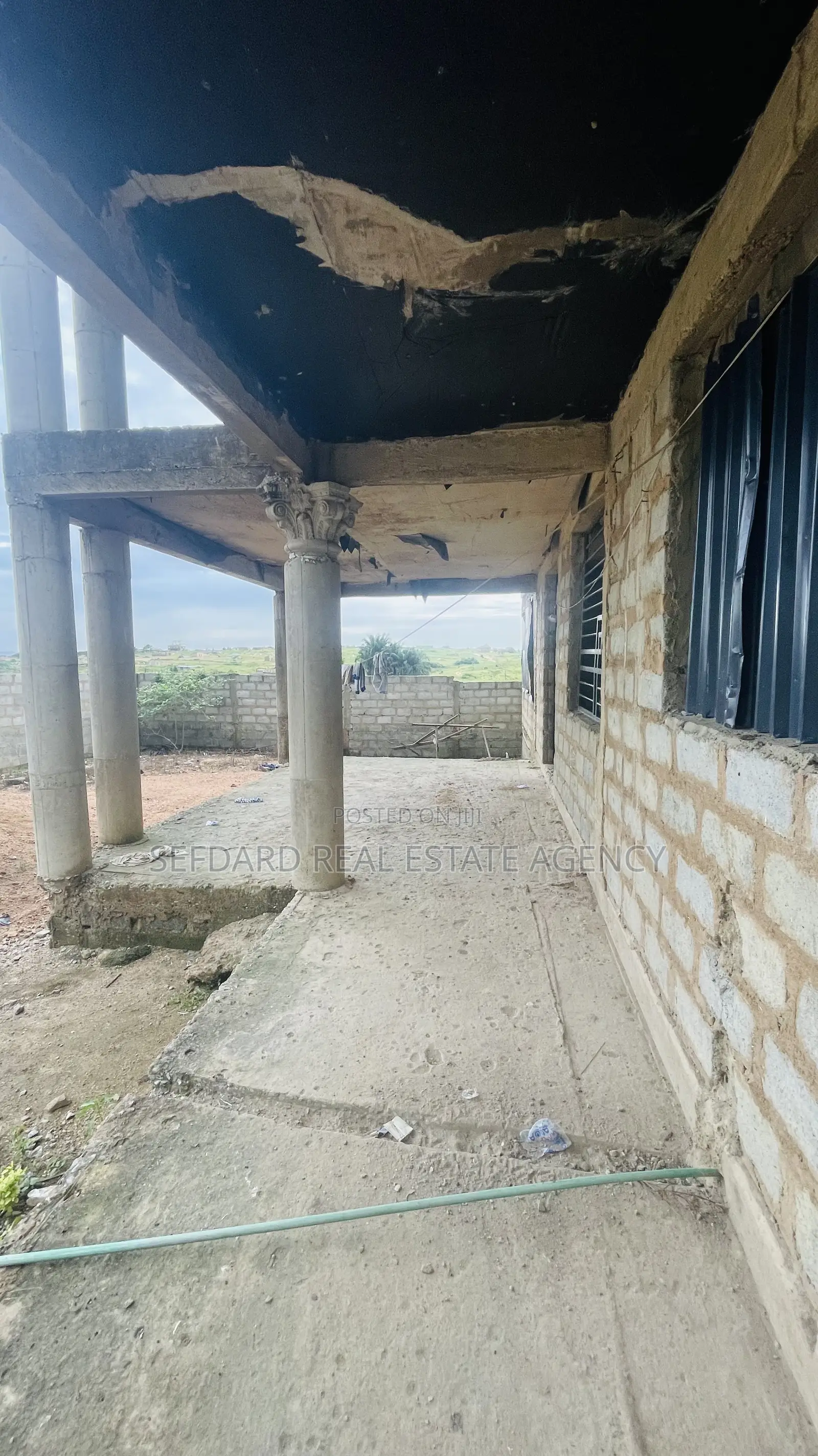 9bdrm House in Sefdard Properties, Amasaman for sale
