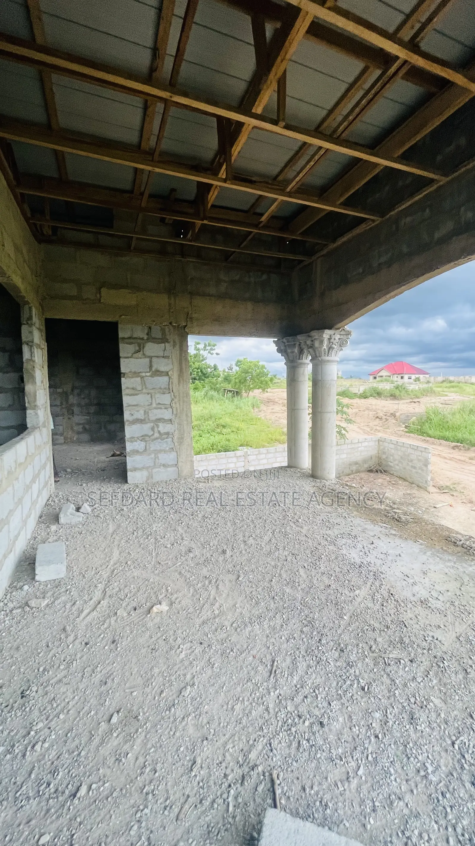9bdrm House in Sefdard Properties, Amasaman for sale