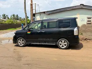 Toyota Voxy 2013 Black
